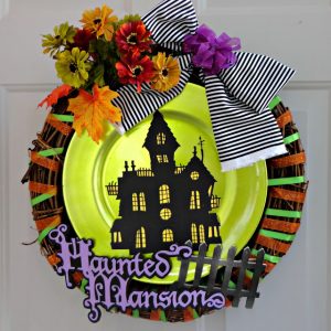 Halloween Wreath - C'mon Get Crafty Halloween Wreath