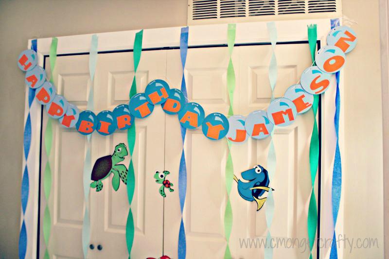 Plenty of ideas for food and decorations for your own Finding Nemo birthday party! #disneyparty #disney #nemo #dory #findingnemo  #findingdory #kidparty #disneybirthday #cmongetcrafty
