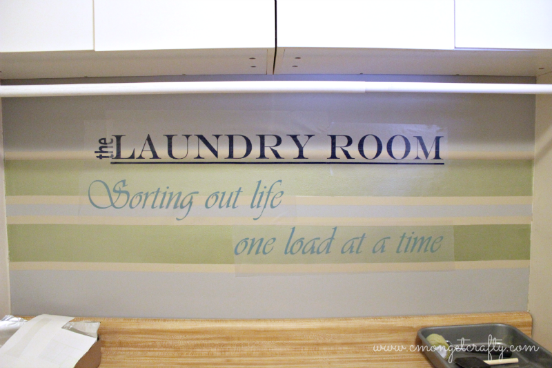 cmongetcraftylaundryroomvinyl - C'mon Get Crafty Even a small mud room or laundry space can be made over pretty!
