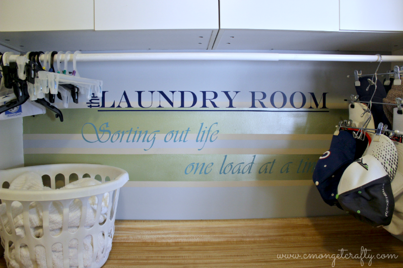 cmongetcraftylaundrysign - C'mon Get Crafty Even a small mud room or laundry space can be made over pretty!