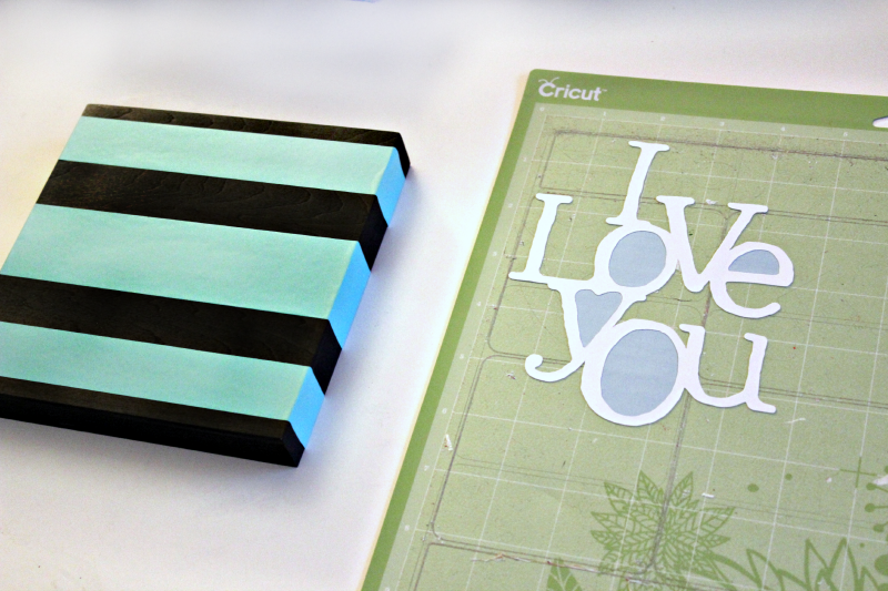 C'mon Get Crafty Love You Sign 04 - C'mon Get Crafty Gallery Wall Art Ideas
