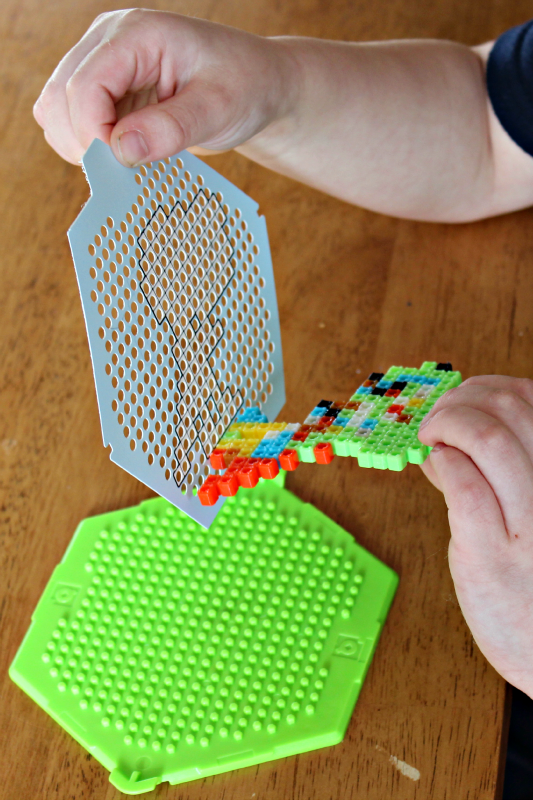 CGC Qixels 04 - C'mon Get Crafty Tech-Free Entertainment for Kids