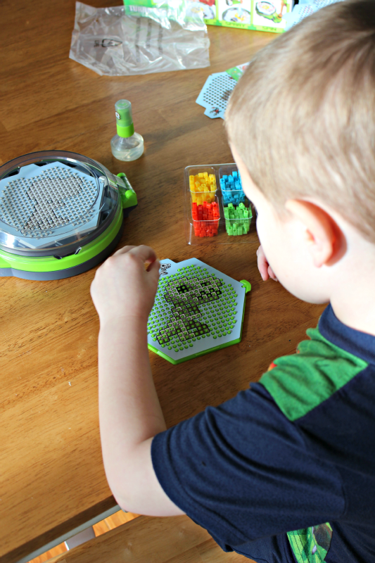 CGC Qixels 06 - C'mon Get Crafty Tech-Free Entertainment for Kids