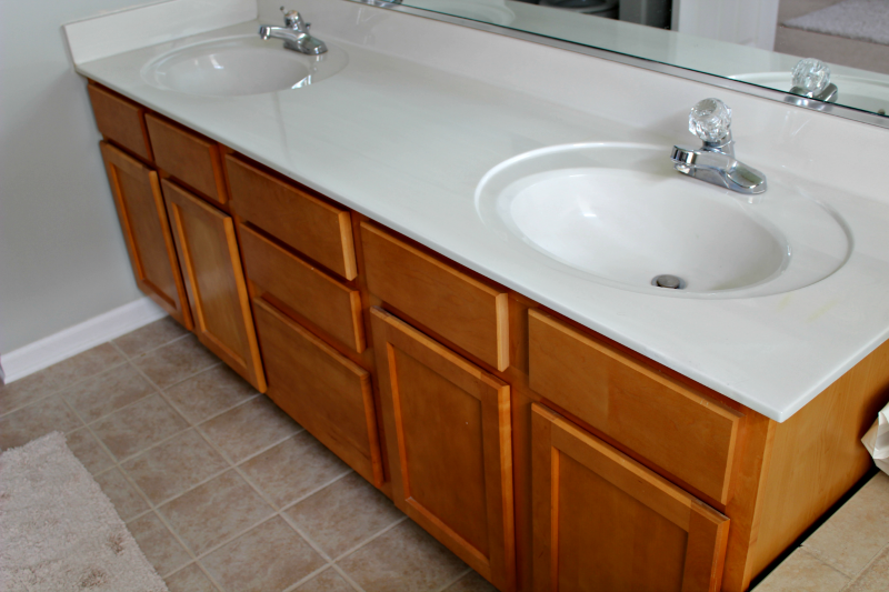 CGC FFFC 03 - C'mon Get Crafty Have you wanted to update your boring bathroom vanity but don't have the money for a remodel? Check out how some hardware and paint made ALL the difference in my bathroom reno!