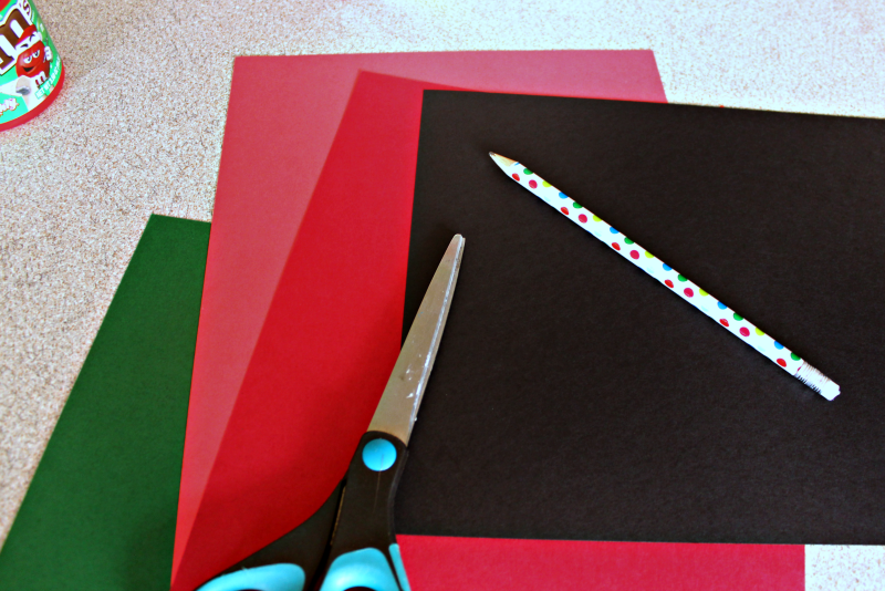 make-an-elf-basket - C'mon Get Crafty Start a fun new tradition this season and pay it forward by "elfing" your friends and neighbors! Make your own elf basket for some added cheer with this tutorial!