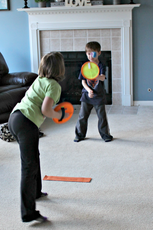 Goldfish Games 02 - C'mon Get Crafty What to do when it is too cold or icky outside for the kids to play? Check out some easy games to entertain kids INDOORS! #GoldfishGameTime #ad