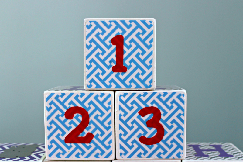 These DIY alphabet blocks make a GREAT gift, and you can customize them so many ways! #CraftRoomDestash