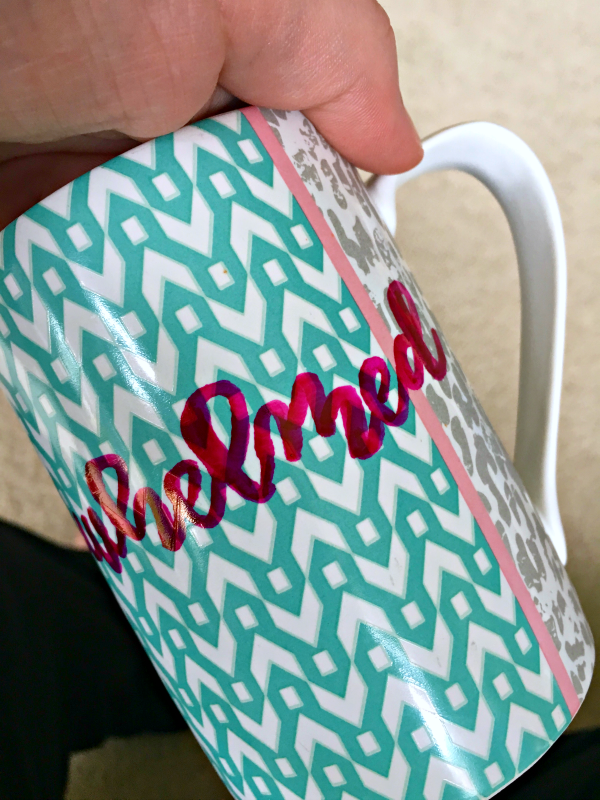 I love love LOVE the movie 10 THINGS I HATE ABOUT YOU, so I tried my first DIY Sharpie mug craft featuring a quote from one of my favorite parts of the film! Perfect for this month's #MovieMondayChallenge 