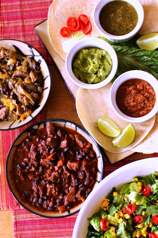 Try this delicious #Mexicanskillet dinner with an easy #choppedsalad for your next get together with friends! #ad #FronteraExperience