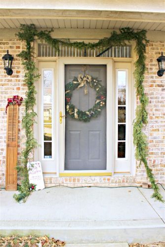 As part of the #12DaysofChristmas, I'm sharing my Christmas porch and entryway decorations!